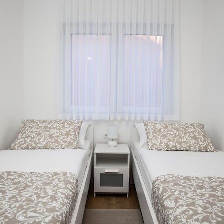 Apartmani Orion - Kasiopeja Vinkovci Exterior foto